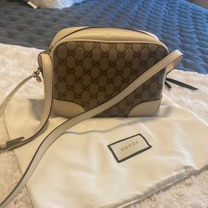 Authentic Gucci crossbody.  Dust bag included